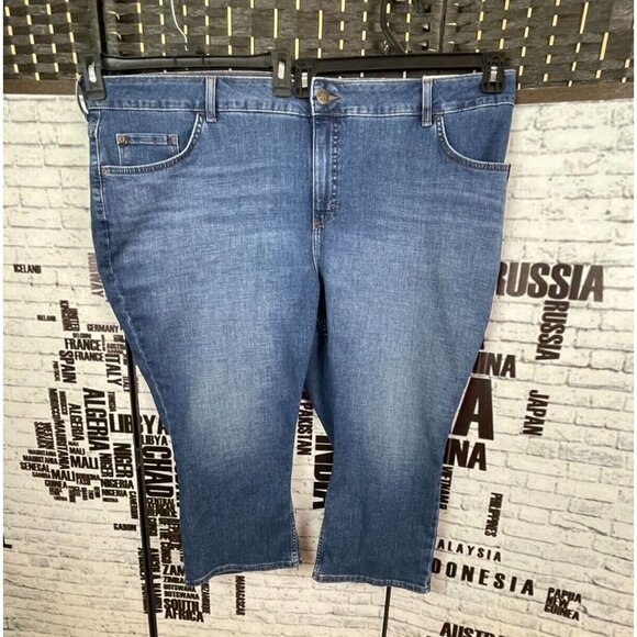 Lee Plus 26W M Denim Blue 5 Pocket Regular Fit Mid-Rise Capri Jeans - Picture 1 of 4